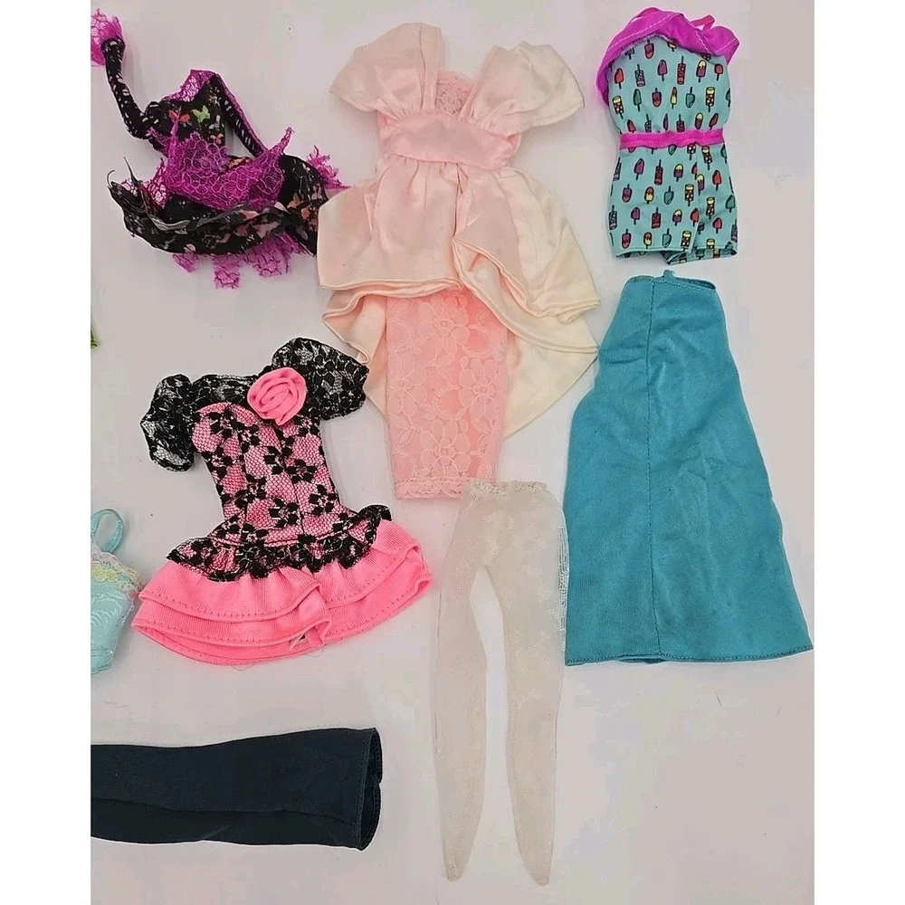 Lot Of Clothes Barbie & Other Fashion‎ Doll. Dresses Skirts Pants Shorts Tops